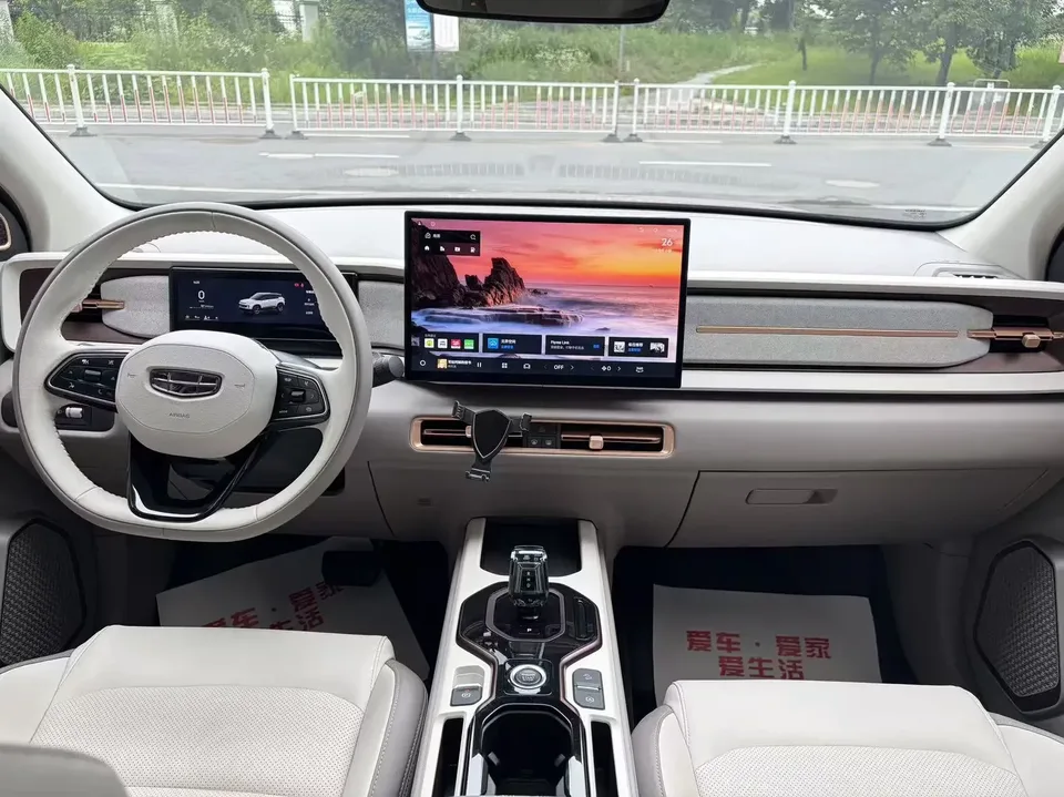 Geely ICON Geely ICON 2026 1.5TD Chocolate Edition 2025 — thumbnail 4
