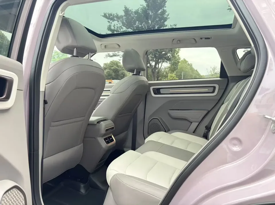 Geely ICON Geely ICON 2026 1.5TD Chocolate Edition 2025 — thumbnail 5