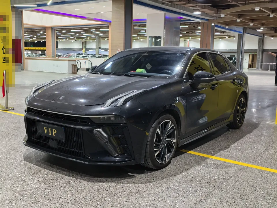 Lynk & Co 03 Lynk & Co 03 2023 1.5TD DCT Jin Pro 2024 — photo 1, buy with delivery to Moscow