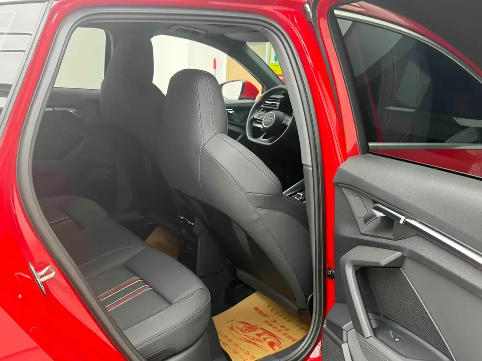 Audi A3 Audi A3 2023 Sportback 35 TFSI Stylish and sporty 2023 — thumbnail 3