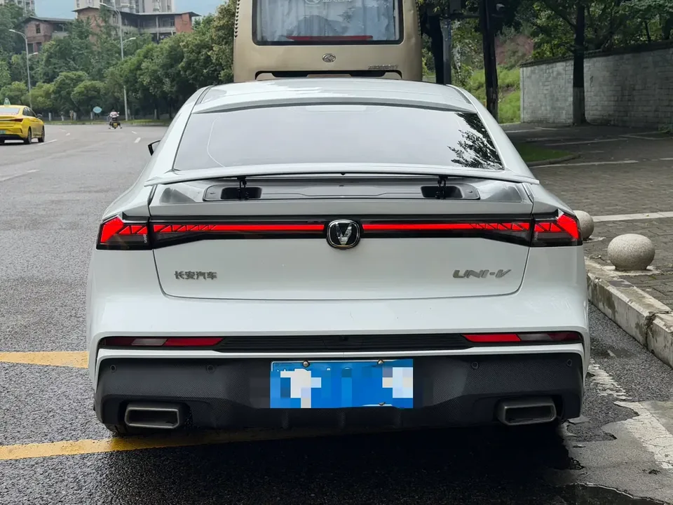 Changan UNI-V Changan UNI-V 2024 1.5T Premium 2024 — thumbnail 2