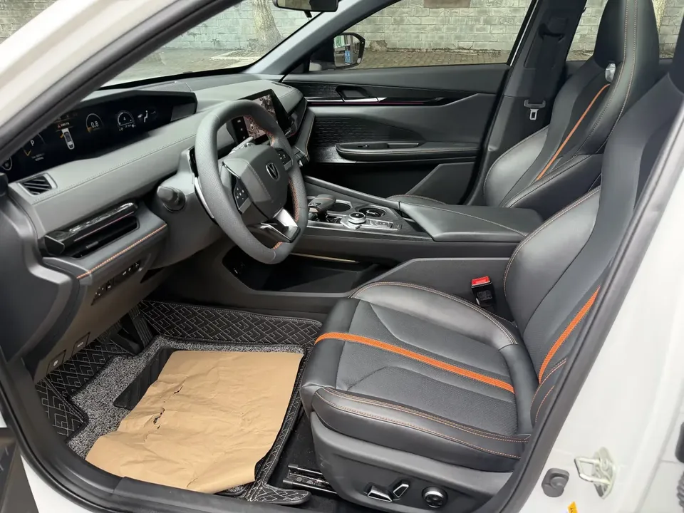 Changan UNI-V Changan UNI-V 2024 1.5T Premium 2024 — thumbnail 3