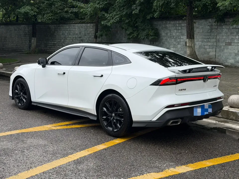 Changan UNI-V Changan UNI-V 2024 1.5T Premium 2024 — thumbnail 4