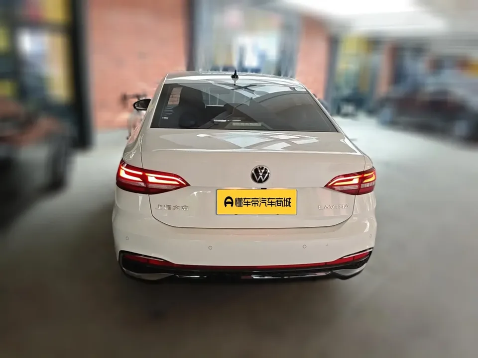 Volkswagen Lavida Lavida 2024 1.5L Automatic Starry Sky 5 Million Edition 2025 — thumbnail 2