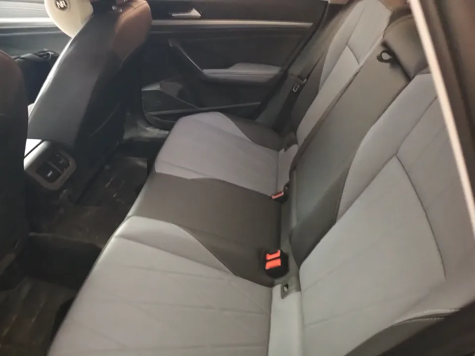 Volkswagen Lavida Lavida 2024 1.5L Automatic Starry Sky 5 Million Edition 2025 — thumbnail 3