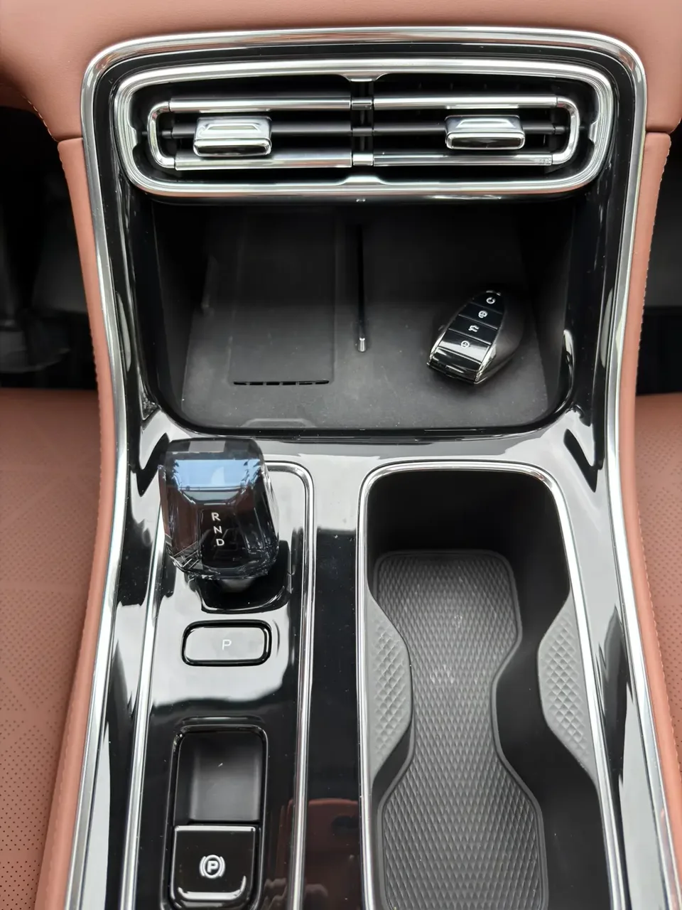 Geely Emgrand emgrand 2026 5th Generation 1.5T DCT Flagship Model 2025 — thumbnail 4