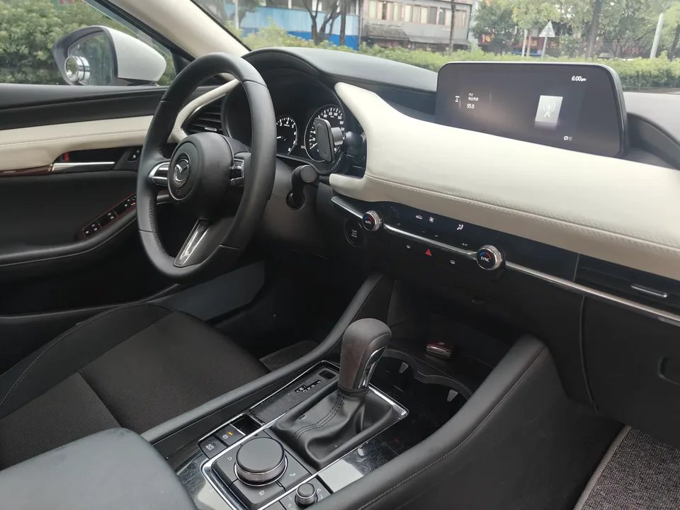 Mazda Axela Mazda3 Angkesela 2023 2.0L Automatic Quality Edition 2024 — thumbnail 3