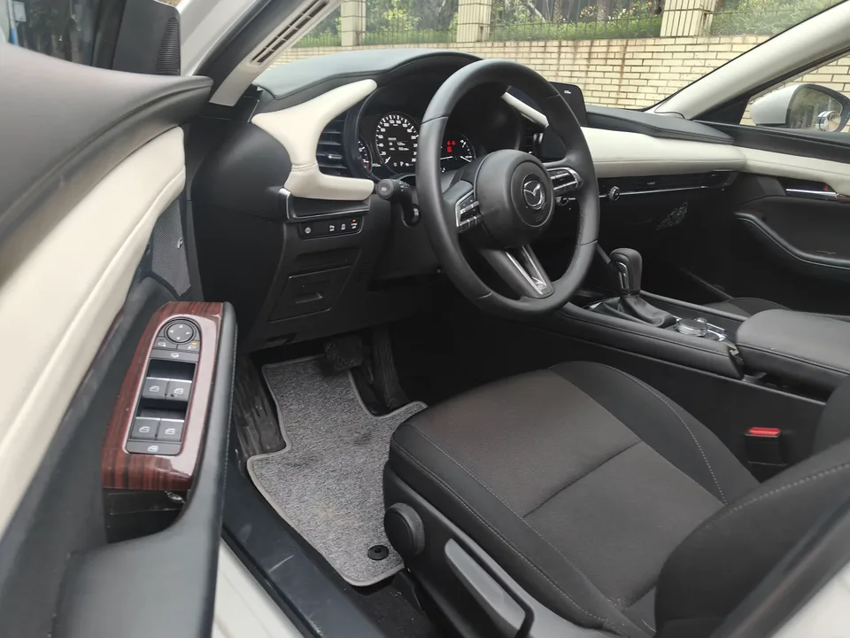 Mazda Axela Mazda3 Angkesela 2023 2.0L Automatic Quality Edition 2024 — thumbnail 4