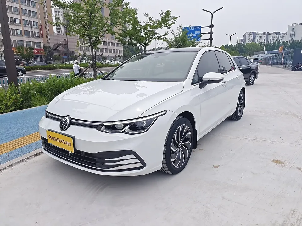 Volkswagen Golf golf 2021 280TSI DSG Pro 2022 — photo 1, buy with delivery to Moscow