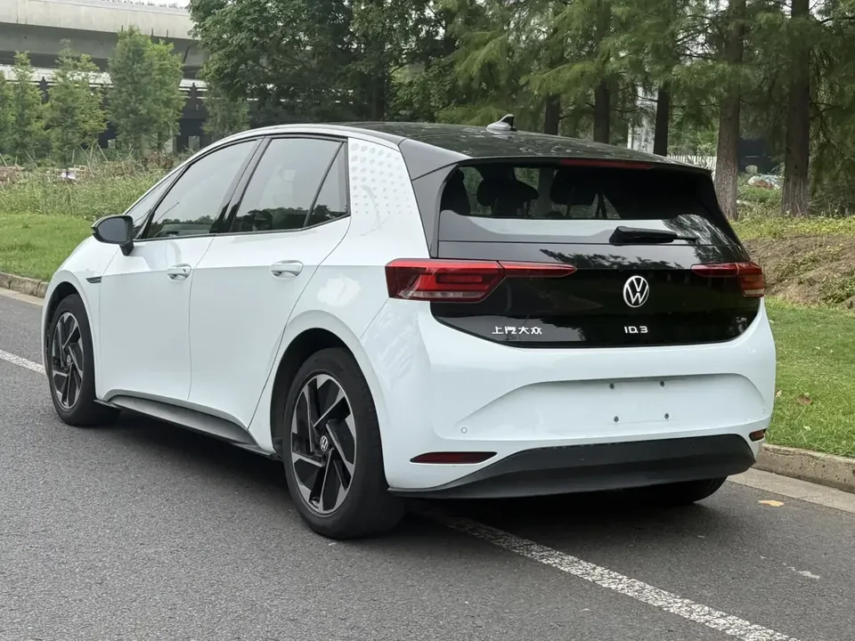 Volkswagen ID.3 Volkswagen ID.3 2023 Upgraded Pure Smart Edition 2023 — thumbnail 2