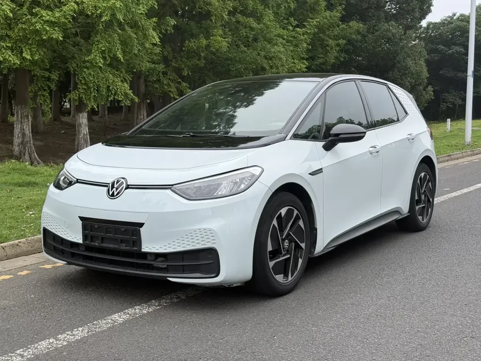 Volkswagen ID.3 Volkswagen ID.3 2023 Upgraded Pure Smart Edition 2023 — photo 1, buy with delivery to Moscow