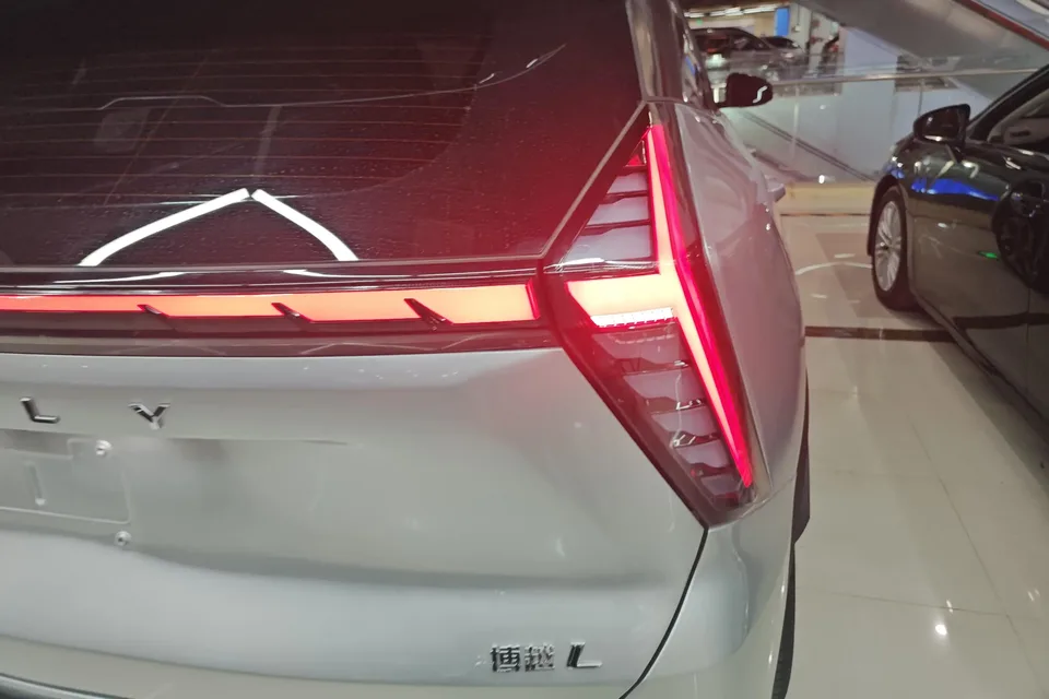 Geely Atlas L Boyue L 2024 1.5TD DCT Longteng Edition 2024 — thumbnail 2