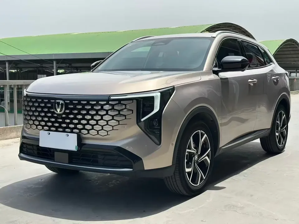 Changan CS55 Plus Changan CS55 PLUS 2026 Fourth Generation New Blue Whale 1.5T Tian Shu Premium Edition 2025 — photo 1, buy with delivery to Moscow