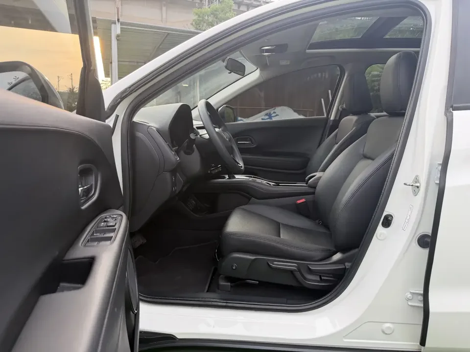 Honda VEZEL Binzhi 2022 1.5L CVT Elite Smart Edition 2022 — thumbnail 4