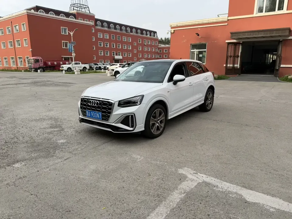 Audi Q2L Audi Q2L 2022 35 TFSI Stylish Dynamic 2022 — photo 1, buy with delivery to Moscow