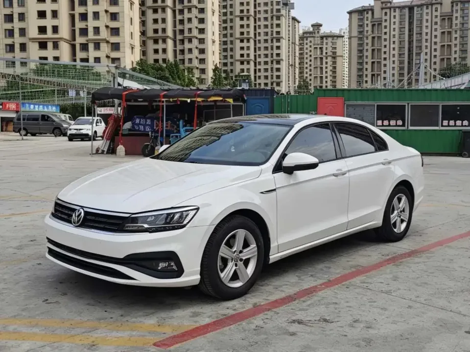 Volkswagen Lamando Lingdu 2021 230TSI DSG Fashion Edition 2022 — фото 1, купить с доставкой в Москву