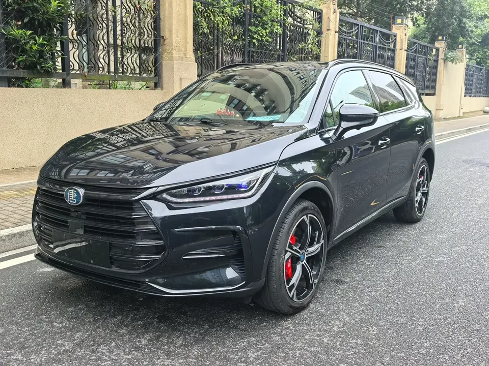 BYD Tang DM Tang DM 2021 DM-i 1.5T 112KM Premium 2022 — photo 1, buy with delivery to Moscow