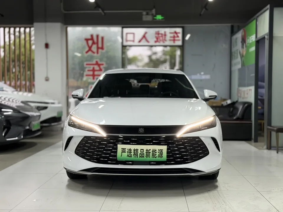 BYD Qin L DM Qin L DM 2025 Intelligent Driving Edition DM-i 80KM Leading Edition 2025 — photo 1, buy with delivery to Moscow