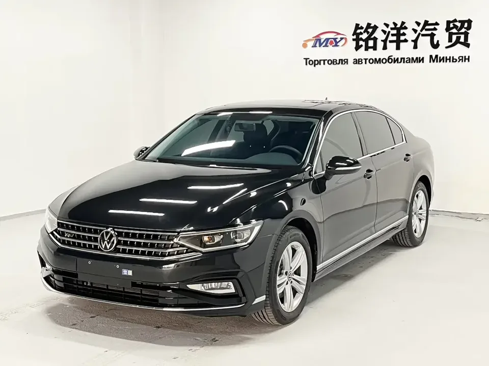 Volkswagen Magotan Magotan 2023 2 millionth anniversary edition 280TSI DSG leading model 2023 — photo 1, buy with delivery to Moscow