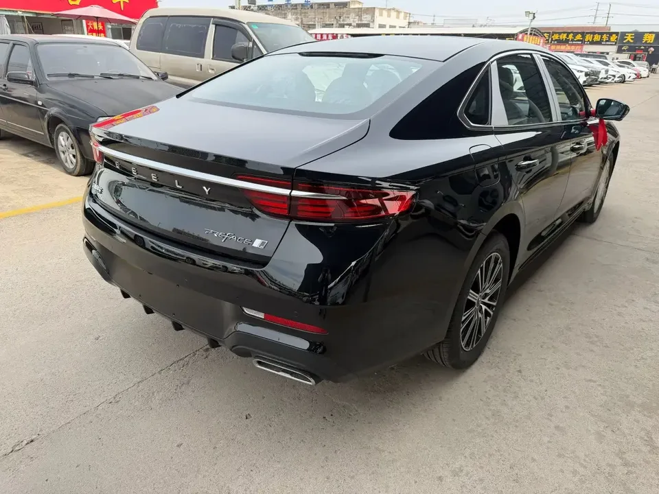 Geely Preface Xing Rui 2025 1.5T Dongfang Yao Jinghong Edition 2026 — thumbnail 2