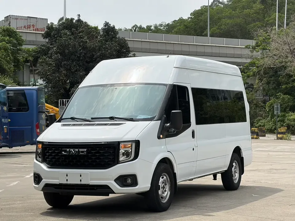 Jiangling Fushun Fushun 2023 2.0T manual diesel mid-axle mid-top commercial multi-purpose passenger car 6 seats 2023 — photo 1, buy with delivery to Moscow