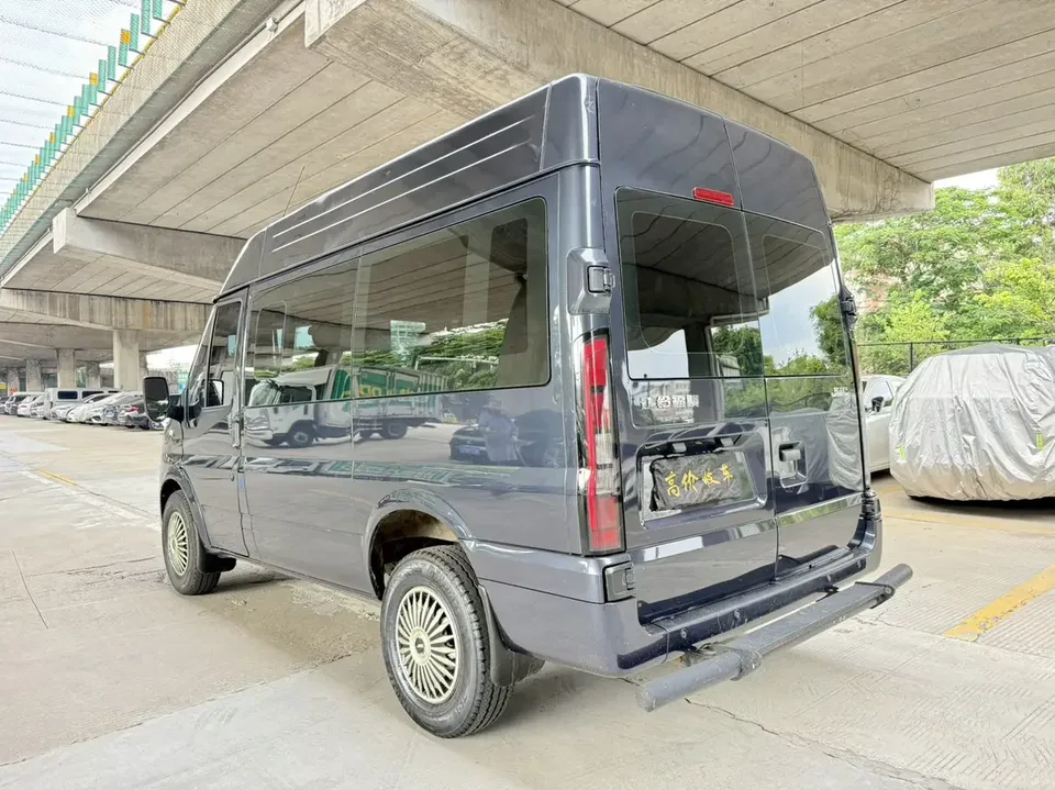 Jiangling Fushun Fushun 2023 2.0T automatic diesel short-axle mid-high roof commercial multi-purpose passenger car 6 seats 2024 — thumbnail 2