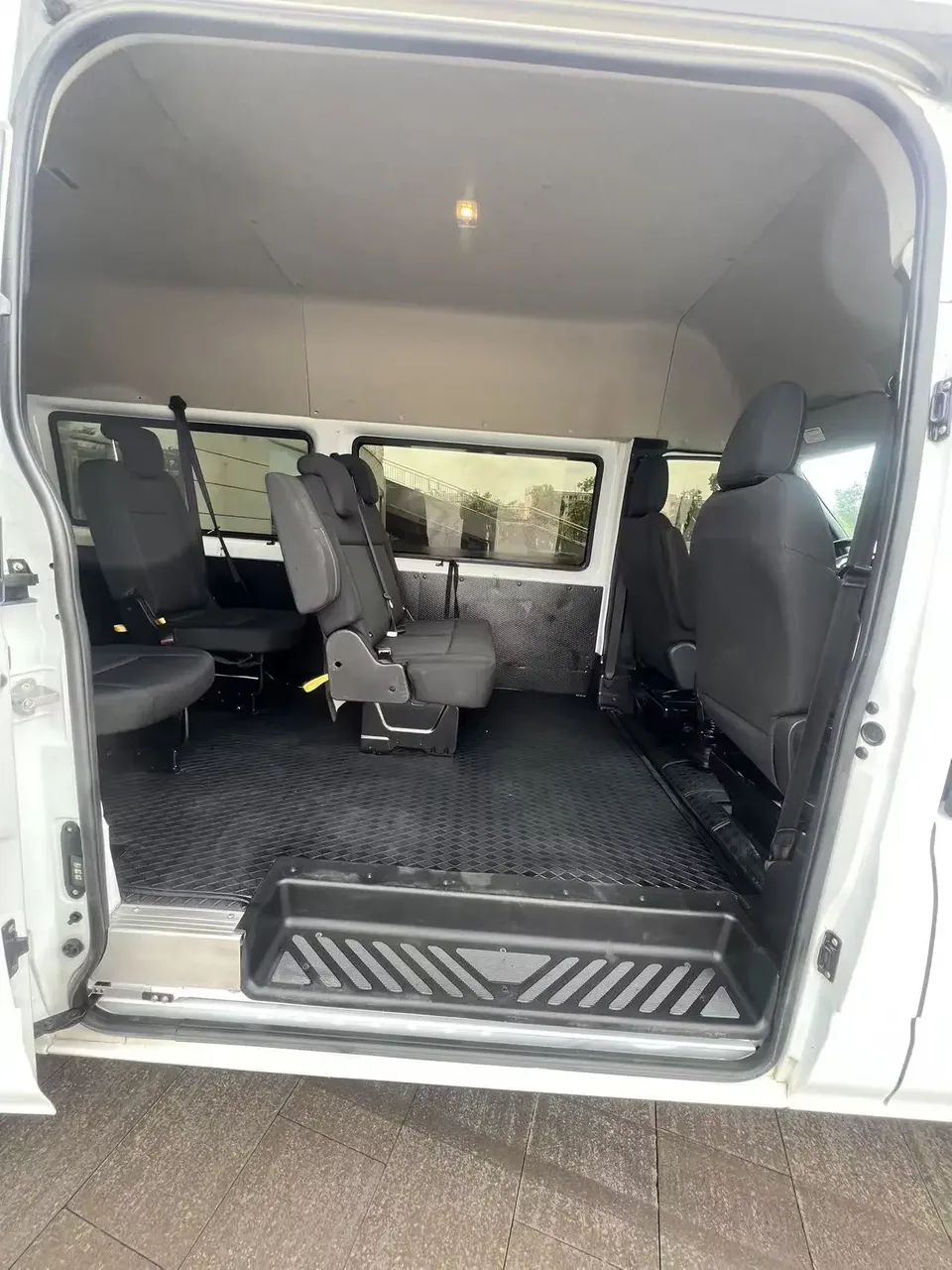 Jiangling Fushun Fushun 2023 2.0T automatic diesel mid-axle mid-high roof commercial multi-purpose passenger car 6 seats 2023 — миниатюра 4