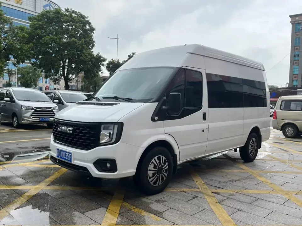 Jiangling Fushun Fushun 2023 2.0T automatic diesel mid-axle mid-high roof commercial multi-purpose passenger car 6 seats 2023 — фото 1, купить с доставкой в Москву