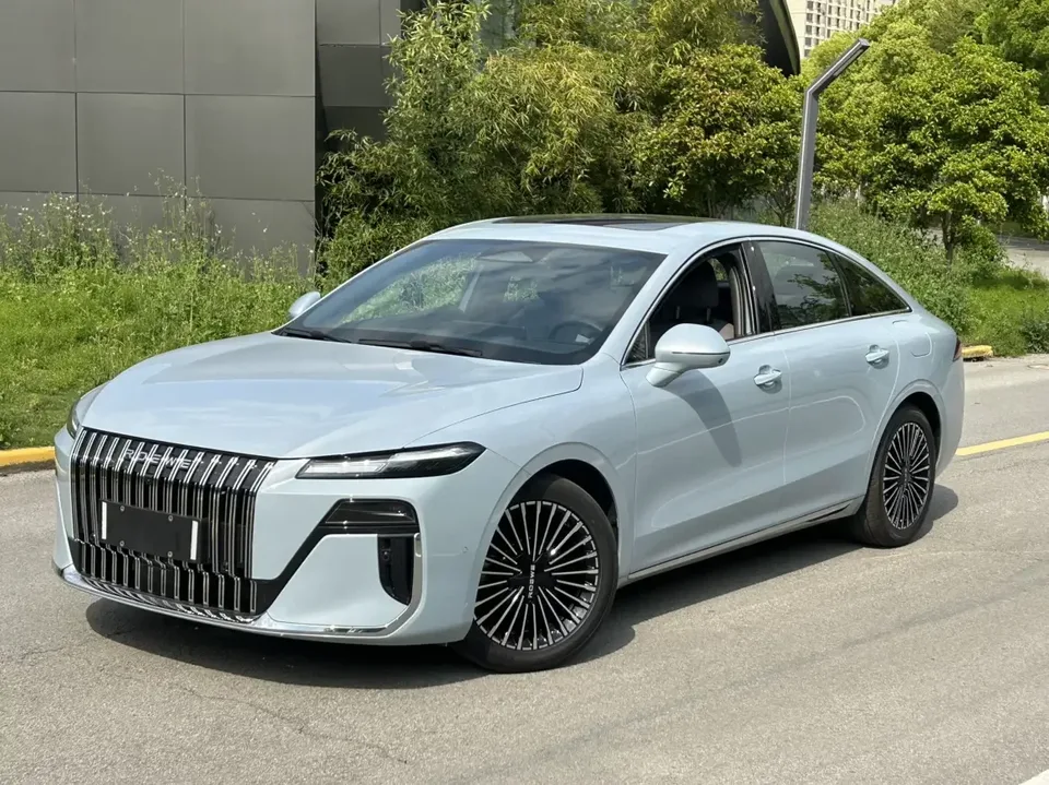 Roewe M7 DMH Roewe M7 DMH 2025 160km Premium Edition 2025 — photo 1, buy with delivery to Moscow