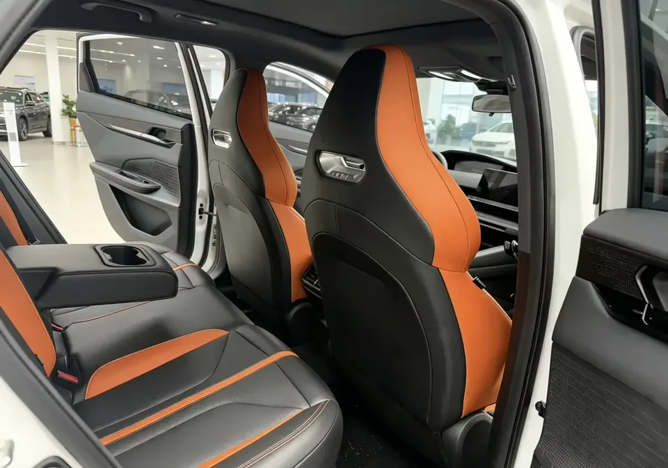 Changan UNI-V Changan UNI-V 2025 Third Generation 1.5T 500Bar Premium 2024 — thumbnail 3