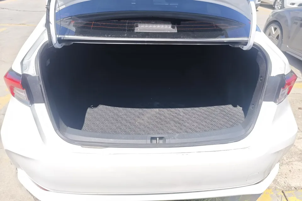 Toyota Corolla Corolla 2022 Dual Engine 1.8L E-CVT Pioneer Edition 2023 — миниатюра 5