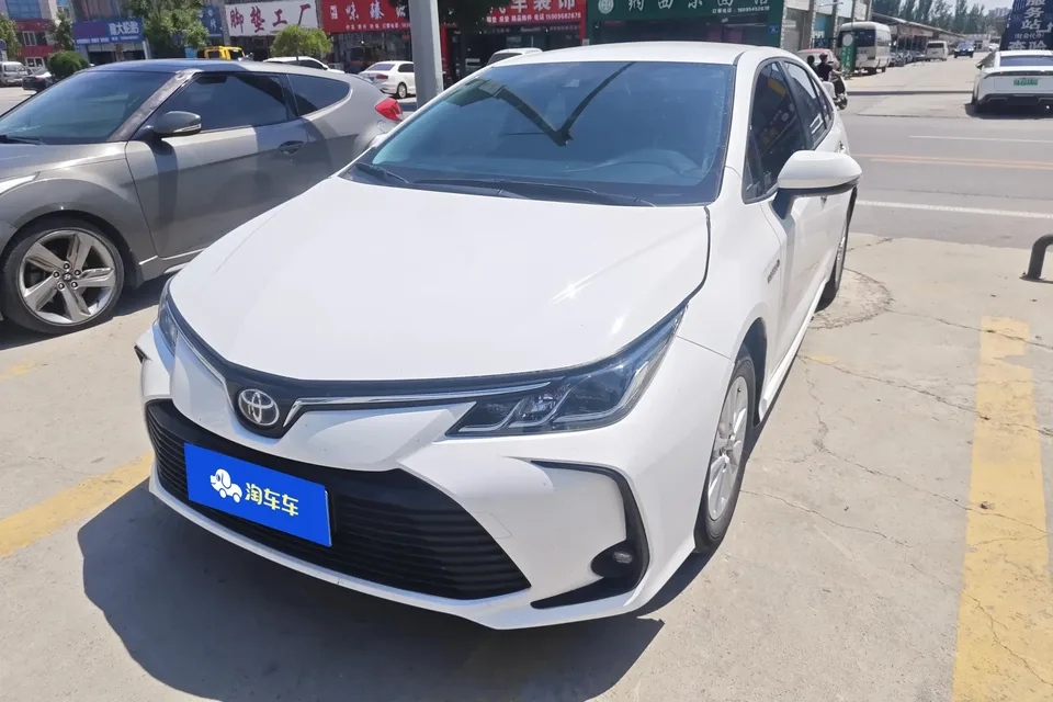 Toyota Corolla Corolla 2022 Dual Engine 1.8L E-CVT Pioneer Edition 2023 — фото 1, купить с доставкой в Москву