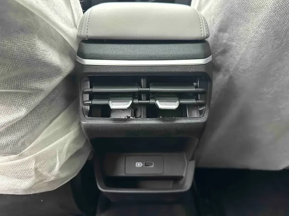 Geely Emgrand emgrand 2022 4th generation 1.5L CVT flagship model 2023 — thumbnail 3