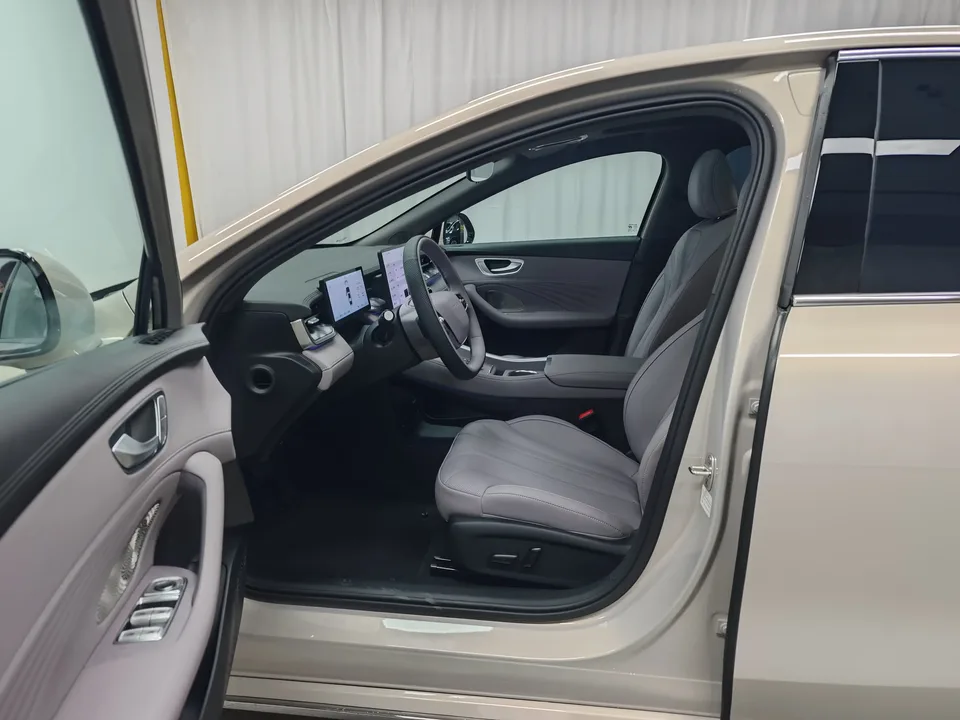 Roewe M7 DMH Roewe M7 DMH 2025 160km Enjoy Edition 2026 — thumbnail 5