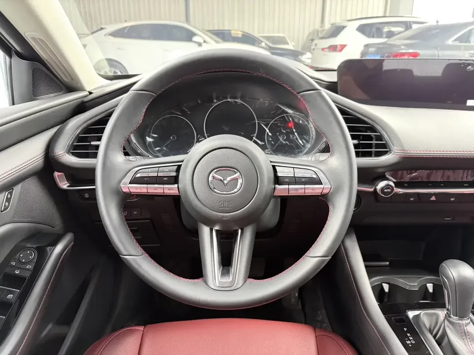Mazda Axela Mazda3 Angkesela 2022 2.0L Automatic Premium Edition 2022 — thumbnail 3