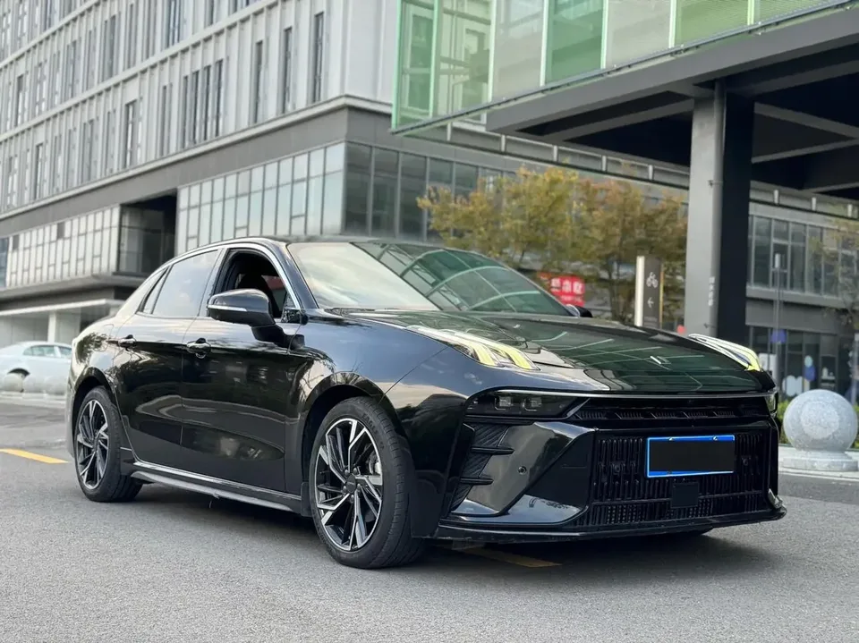 Lynk & Co 03 Lynk & Co 03 2023 1.5TD DCT Jin Plus 2024 — photo 1, buy with delivery to Moscow