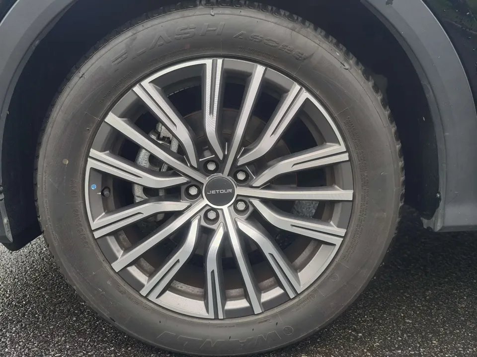 Jetour Jietu X70 PLUS Jietu X70 PLUS 2023 Ziqiang version 1.5T CVT Ziqiang MAX 7 seats 2024 — thumbnail 4