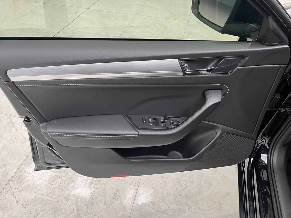 Skoda Superb Speedy 2024 TSI280 DSG Premium Edition 2024 — thumbnail 4