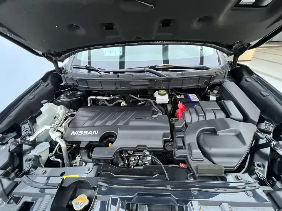 Nissan X-Trail Qijun 2023 Classic Edition 2.0L 2WD Smart Link Premium Edition 2024 — thumbnail 2
