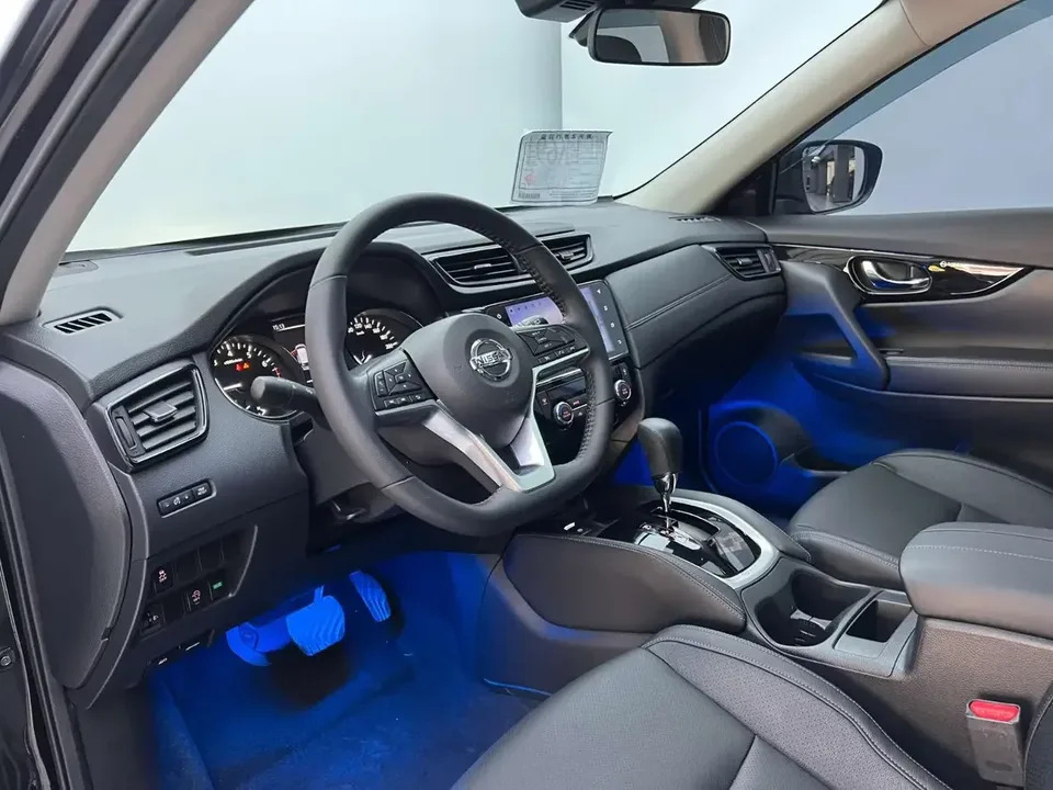 Nissan X-Trail Qijun 2023 Classic Edition 2.0L 2WD Smart Link Premium Edition 2024 — thumbnail 4