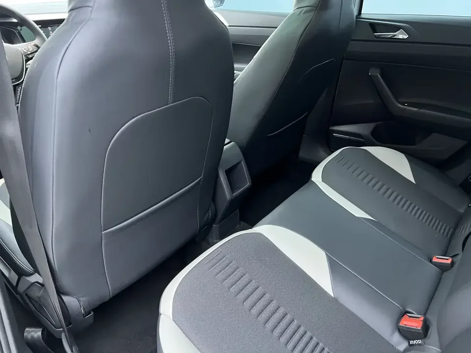 Volkswagen Polo Polo 2021 Plus 1.5L Automatic Colorful Technology Edition 2022 — thumbnail 4