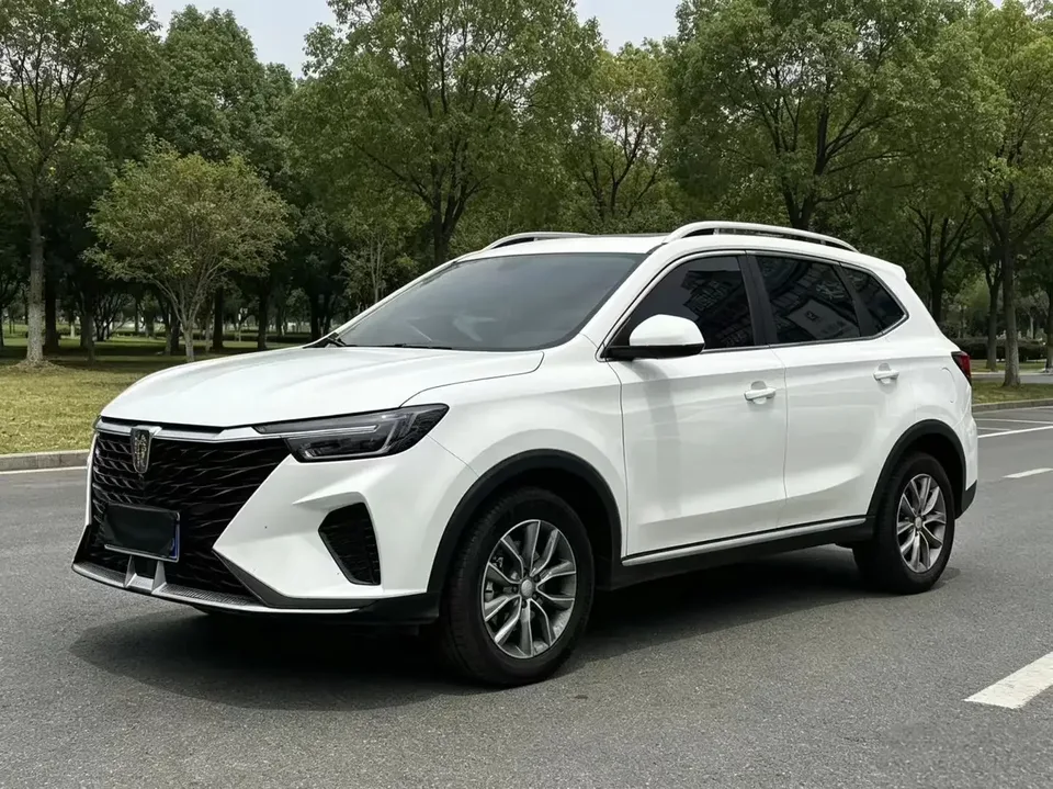 Roewe RX5 Roewe RX5 2025 PLUS 330TGI Automatic Trendsetting Smart Edition 2025 — photo 1, buy with delivery to Moscow