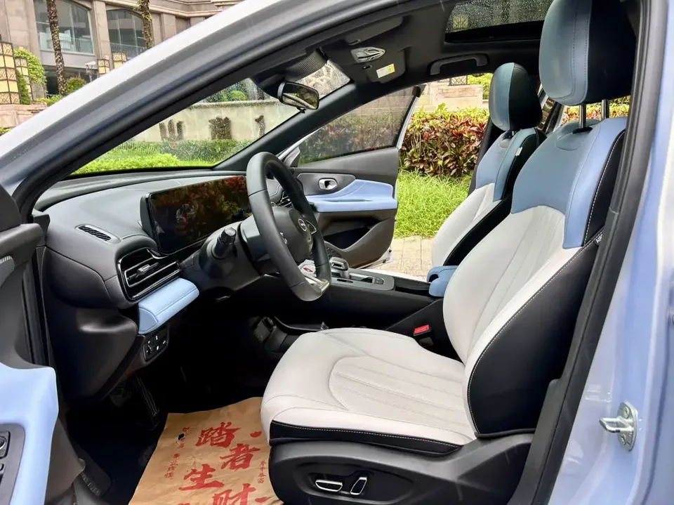 GAC Trumpchi Empow Shadow Leopard 2023 2.0L DHT High Energy Hybrid 2023 — thumbnail 5