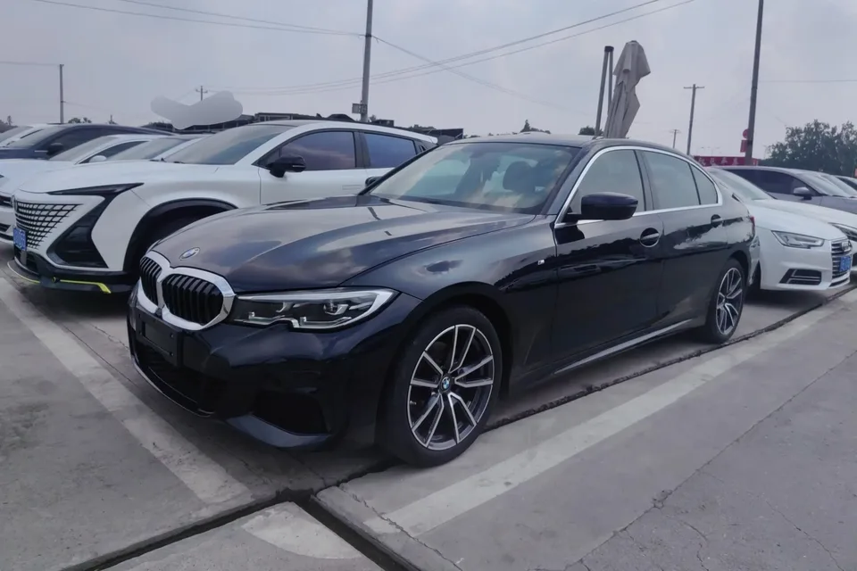 BMW 3 Series BMW 3 Series 2022 Facelifted 320Li M Sport Package 2022 — фото 1, купить с доставкой в Москву