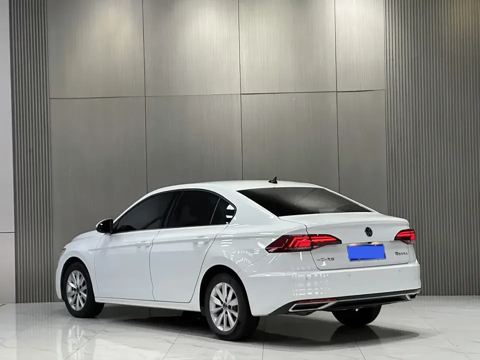 Volkswagen Bora Bora 2021 1.5L Automatic Fashion Smart Edition 2022 — thumbnail 4