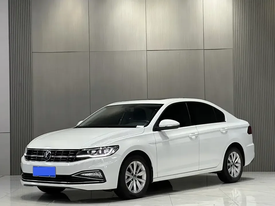 Volkswagen Bora Bora 2021 1.5L Automatic Fashion Smart Edition 2022 — photo 1, buy with delivery to Moscow