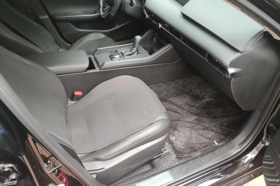 Mazda Axela Mazda3 Angkesela 2023 2.0L Automatic Quality Edition 2024 — thumbnail 3