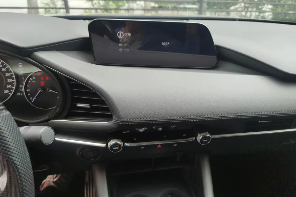 Mazda Axela Mazda3 Angkesela 2023 2.0L Automatic Quality Edition 2024 — thumbnail 4