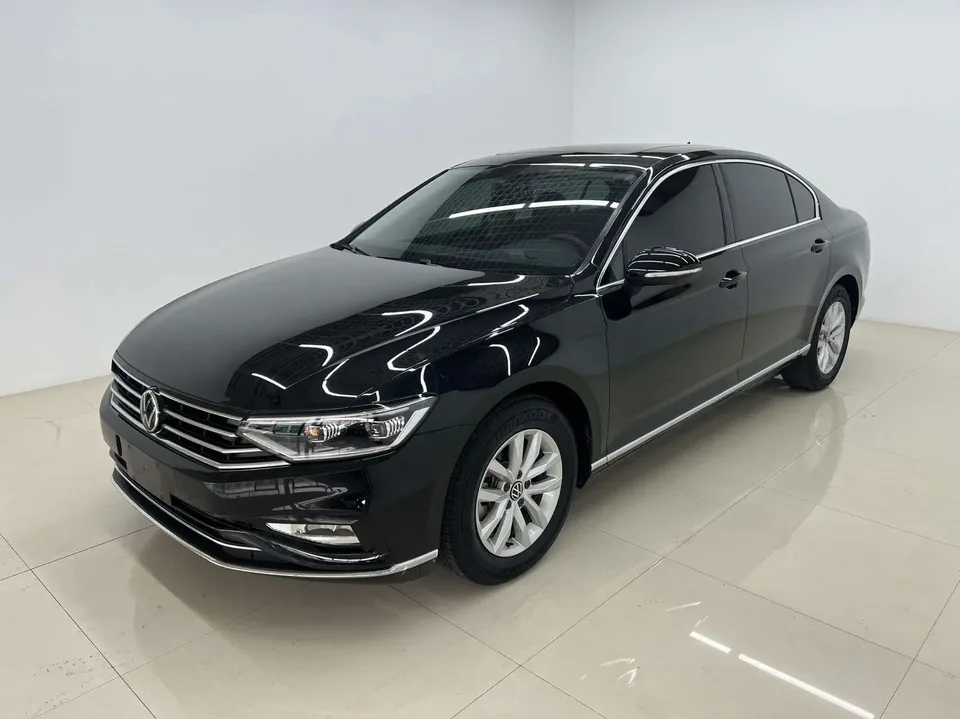 Volkswagen Magotan Magotan 2020 280TSI DSG Comfort 2023 — photo 1, buy with delivery to Moscow
