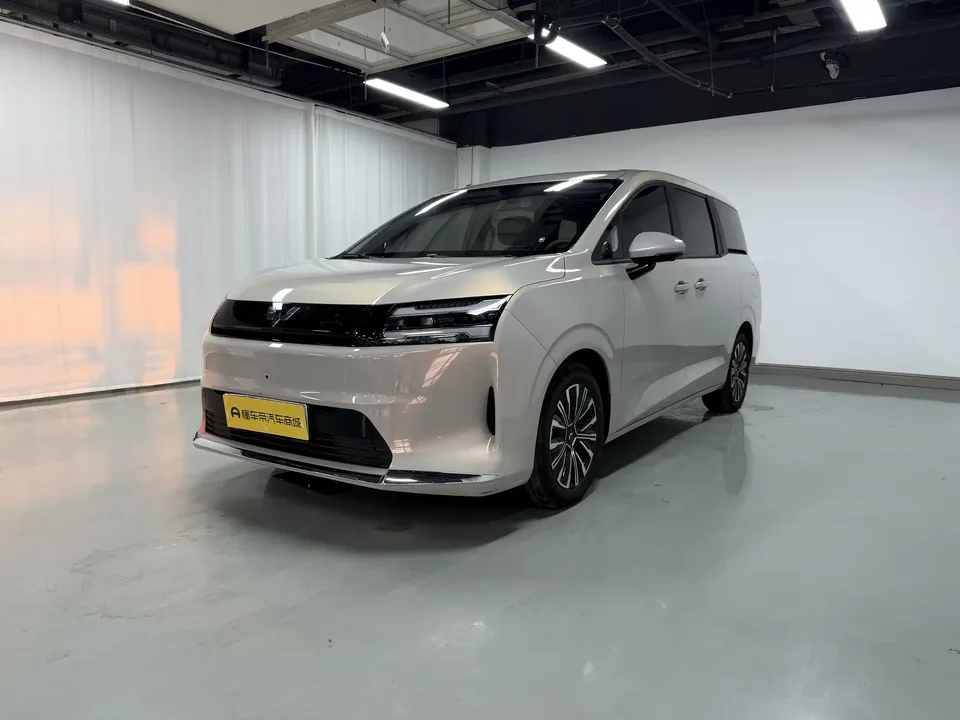 Wuling Starlight 730 EV Starlight 730 EV 2025 500km Luxury 2025 — photo 1, buy with delivery to Moscow